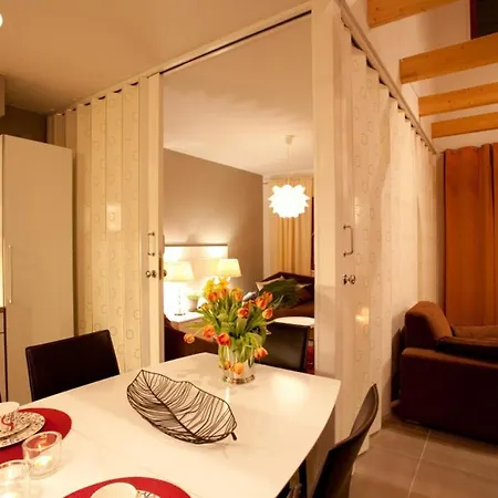 아파트 President Spacious Center Apartment, Sleeps 10 레비