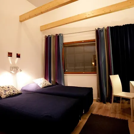 President Spacious Center Apartment, Sleeps 10 Huoneisto *