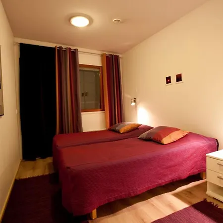 President Spacious Center Apartment, Sleeps 10 아파트