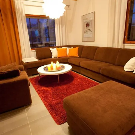 President Spacious Center Apartment, Sleeps 10 Huoneisto Levi